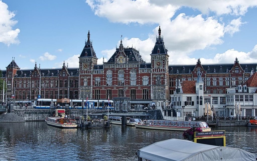 Best Time to Visit Amsterdam: Things to Know Before Planning Your Trip