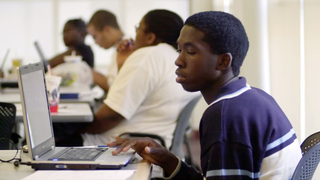 Why Do More American Students Use Tech for Writing Help? 1