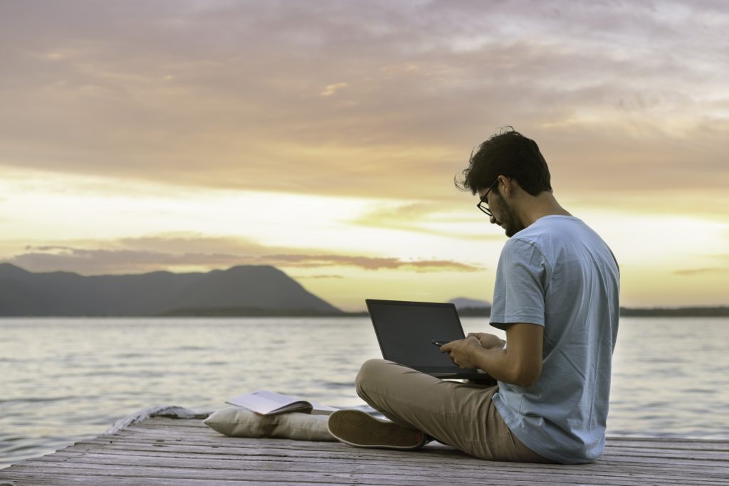 Part time remote job for digital nomads